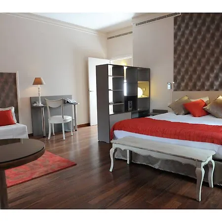 Les Freres Ibarboure Hotel