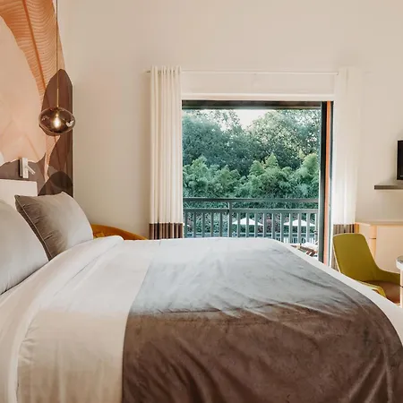 Les Freres Ibarboure Hotel 4*