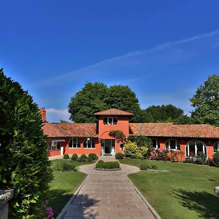 Les Freres Ibarboure Hotel 4*