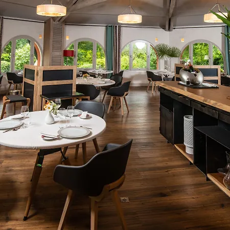 Les Frères Ibarboure - 4 étoiles, Extérieur Sensoriel Et Restaurant étoilé à