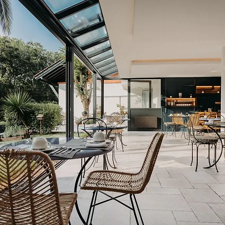 Les Frères Ibarboure - 4 étoiles, Extérieur Sensoriel Et Restaurant étoilé à Hotel 4*