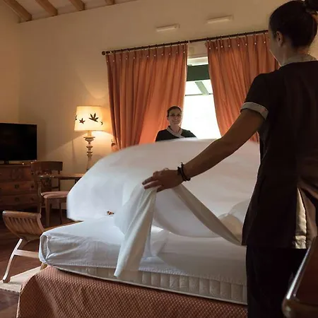 Hotel Les Freres Ibarboure 4*