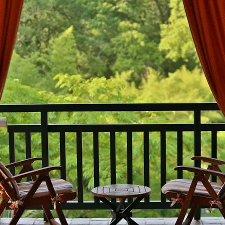 Hotel Les Frères Ibarboure - 4 étoiles, Extérieur Sensoriel Et Restaurant étoilé à