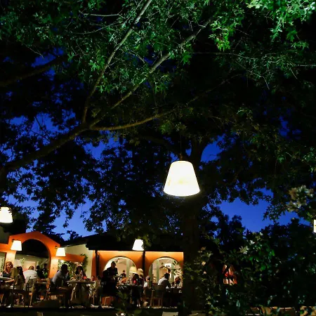 Les Frères Ibarboure - 4 étoiles, Extérieur Sensoriel Et Restaurant étoilé à Hotel Bidart