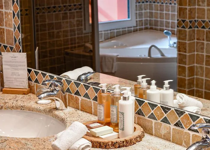 Les Freres Ibarboure Hotel