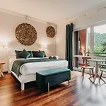 Les Freres Ibarboure - 4 Etoiles, Exterieur Sensoriel Et Restaurant Etoile A 4* Bidart