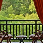 Les Freres Ibarboure - 4 Etoiles, Exterieur Sensoriel Et Restaurant Etoile A Hotel 4*
