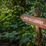 Les Freres Ibarboure - 4 Etoiles, Exterieur Sensoriel Et Restaurant Etoile A