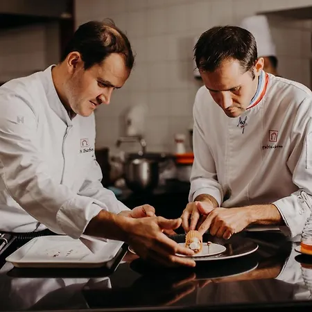 Les Freres Ibarboure - 4 Etoiles, Exterieur Sensoriel Et Restaurant Etoile A Hotel Bidart