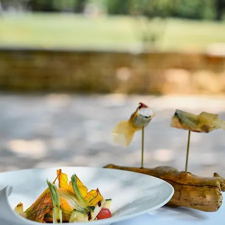 Les Freres Ibarboure Hotel 4*