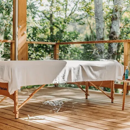 Les Freres Ibarboure - 4 Etoiles, Exterieur Sensoriel Et Restaurant Etoile A 4*