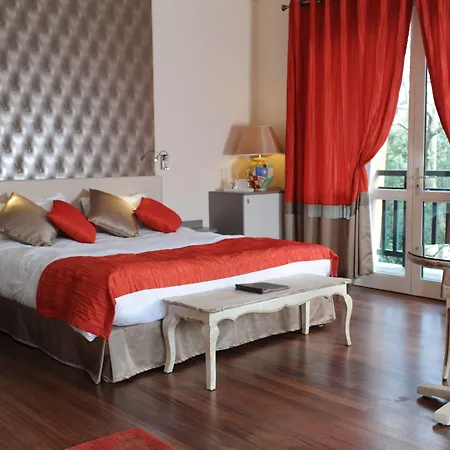 Les Freres Ibarboure 4*