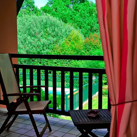 Les Freres Ibarboure - 4 Etoiles, Exterieur Sensoriel Et Restaurant Etoile A