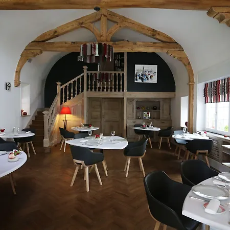 Les Freres Ibarboure - 4 Etoiles, Exterieur Sensoriel Et Restaurant Etoile A