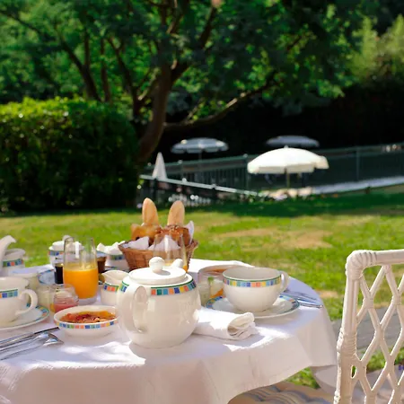 Les Freres Ibarboure 4* 비다르