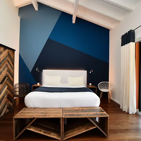 Les Freres Ibarboure - 4 Etoiles, Exterieur Sensoriel Et Restaurant Etoile A Hotel 4*