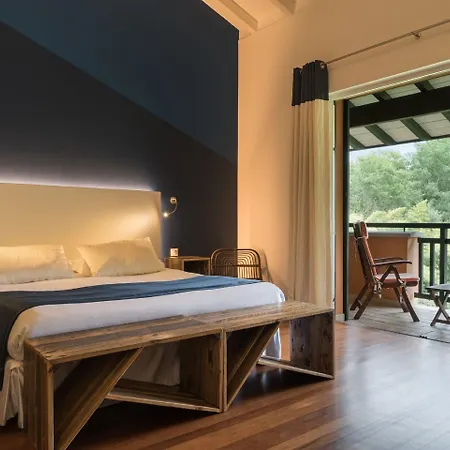 Les Freres Ibarboure 4*