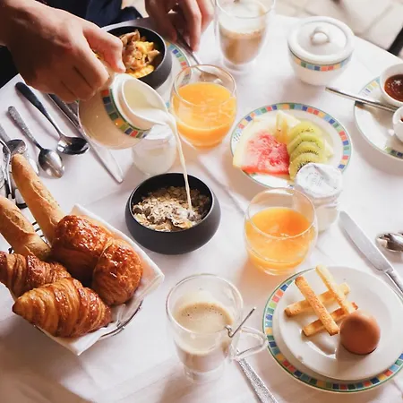 Les Freres Ibarboure - 4 Etoiles, Exterieur Sensoriel Et Restaurant Etoile A Bidart