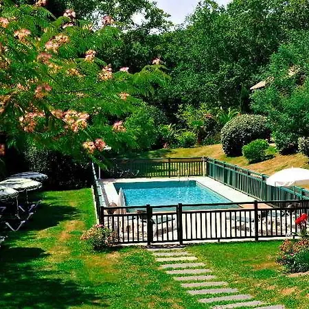 Les Freres Ibarboure - 4 Etoiles, Exterieur Sensoriel Et Restaurant Etoile A 4*