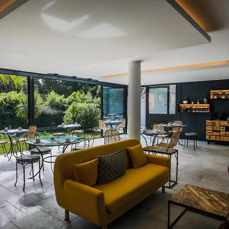 Hotel Les Freres Ibarboure - 4 Etoiles, Exterieur Sensoriel Et Restaurant Etoile A Bidart