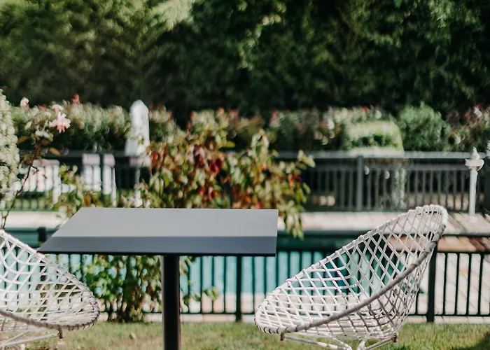 Les Frères Ibarboure - 4 étoiles, Extérieur Sensoriel Et Restaurant étoilé à Hotel