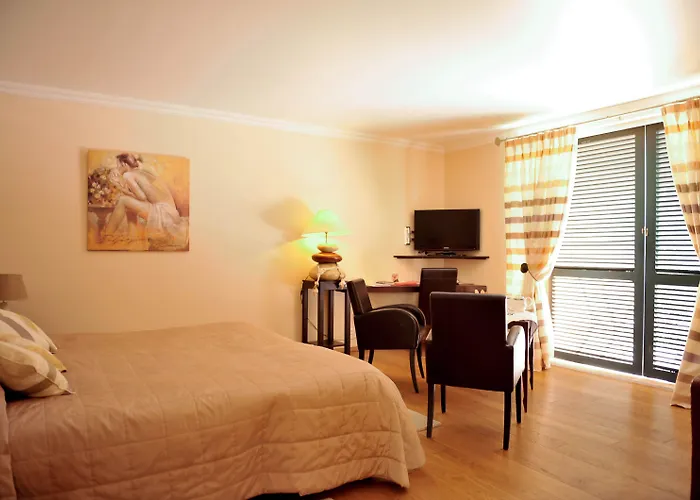 Les Frères Ibarboure - 4 étoiles, Extérieur Sensoriel Et Restaurant étoilé à Hotel