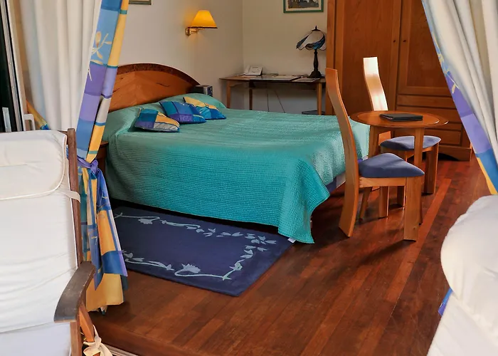 Hotel Les Frères Ibarboure - 4 étoiles, Extérieur Sensoriel Et Restaurant étoilé à Bidart