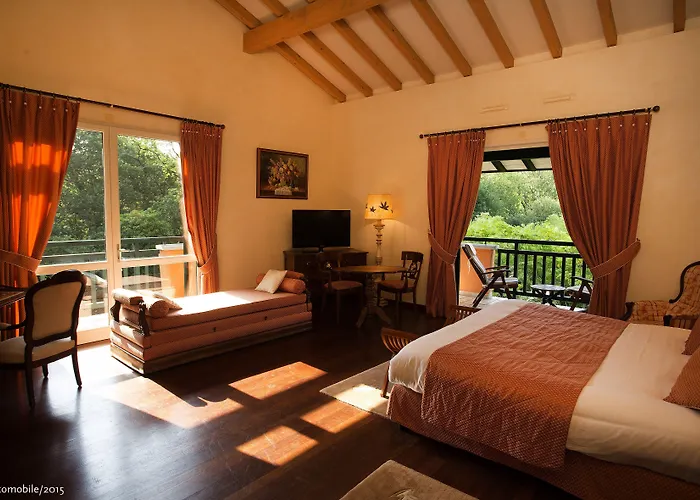 Hotel Les Frères Ibarboure - 4 étoiles, Extérieur Sensoriel Et Restaurant étoilé à