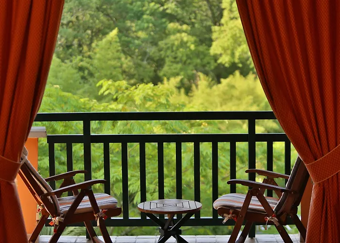 Les Frères Ibarboure - 4 étoiles, Extérieur Sensoriel Et Restaurant étoilé à Hotel 4*