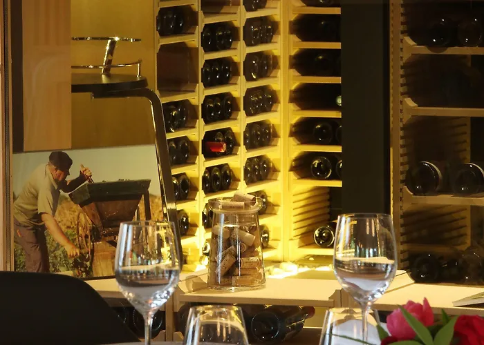 Hotel Les Frères Ibarboure - 4 étoiles, Extérieur Sensoriel Et Restaurant étoilé à