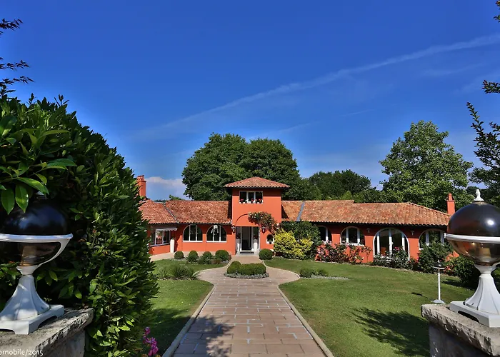 Les Frères Ibarboure - 4 étoiles, Extérieur Sensoriel Et Restaurant étoilé à Hotel 4*