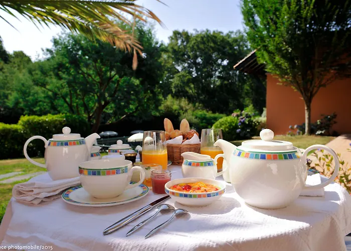 Les Frères Ibarboure - 4 étoiles, Extérieur Sensoriel Et Restaurant étoilé à 4* Bidart