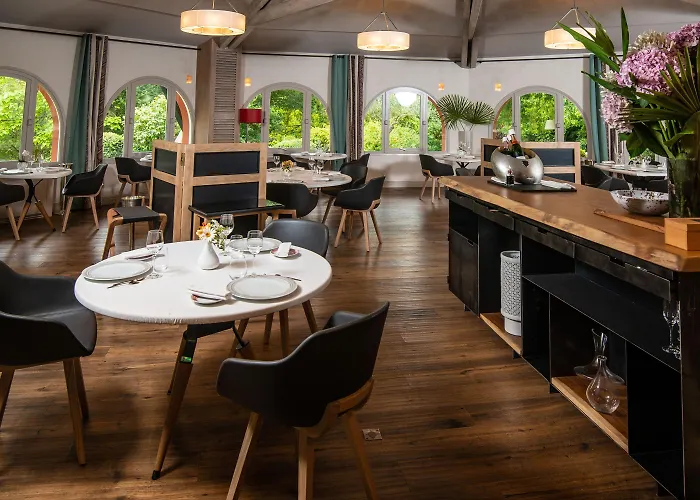 Les Frères Ibarboure - 4 étoiles, Extérieur Sensoriel Et Restaurant étoilé à