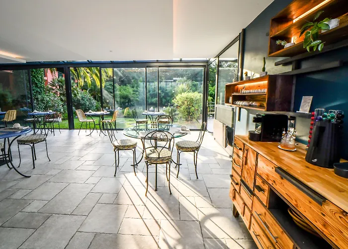 Les Frères Ibarboure - 4 étoiles, Extérieur Sensoriel Et Restaurant étoilé à 4*