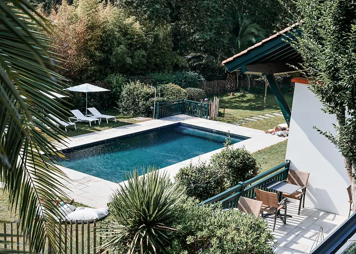 Hotel Les Frères Ibarboure - 4 étoiles, Extérieur Sensoriel Et Restaurant étoilé à Bidart