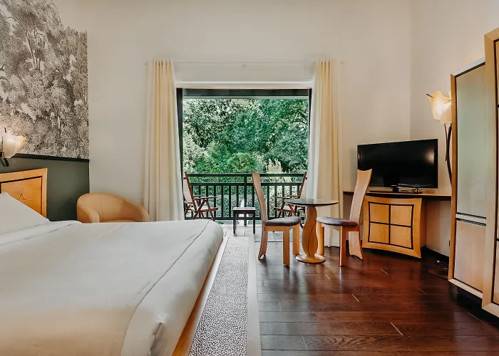 Les Frères Ibarboure - 4 étoiles, Extérieur Sensoriel Et Restaurant étoilé à Bidart