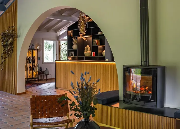 Les Frères Ibarboure - 4 étoiles, Extérieur Sensoriel Et Restaurant étoilé à Hotel