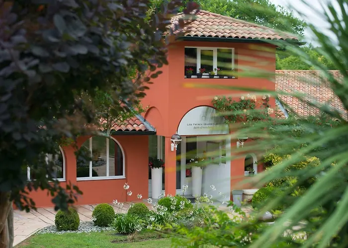 Hotel Les Frères Ibarboure - 4 étoiles, Extérieur Sensoriel Et Restaurant étoilé à Bidart