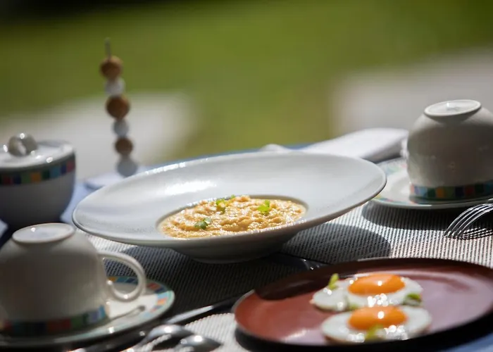 Hotel Les Frères Ibarboure - 4 étoiles, Extérieur Sensoriel Et Restaurant étoilé à Bidart